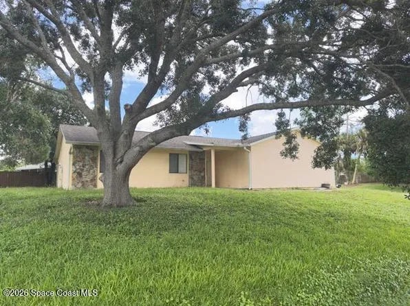 1200 Nienburg Ave NW, Palm Bay, FL 32907