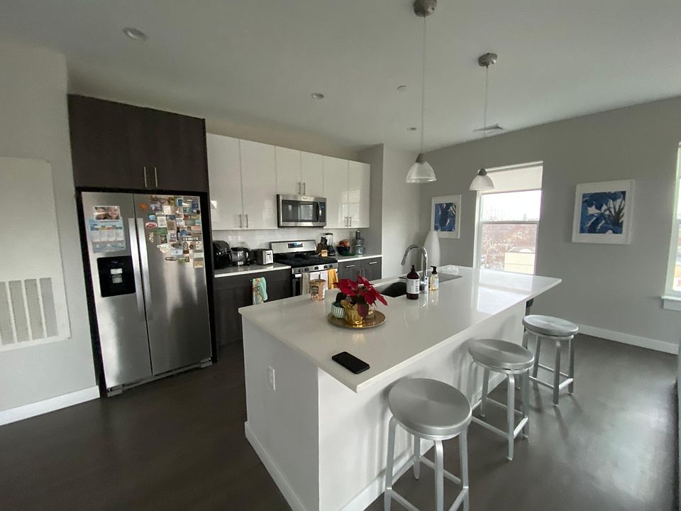 1st image of 221 Bridge St #301