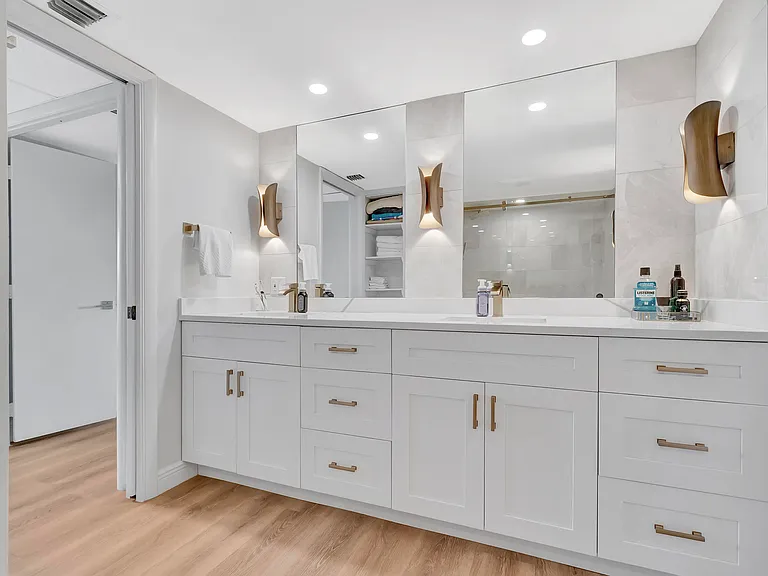 1 Harbourside Dr #4502 — Photo 42