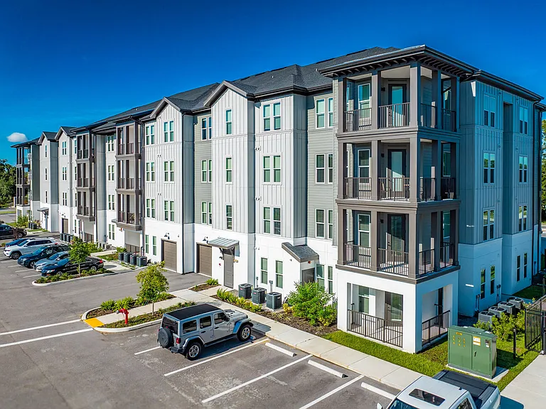The Crossing at Palm Aire apartments community photo