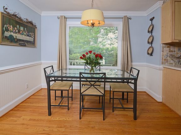 3rd image of 3308 Cadenza St