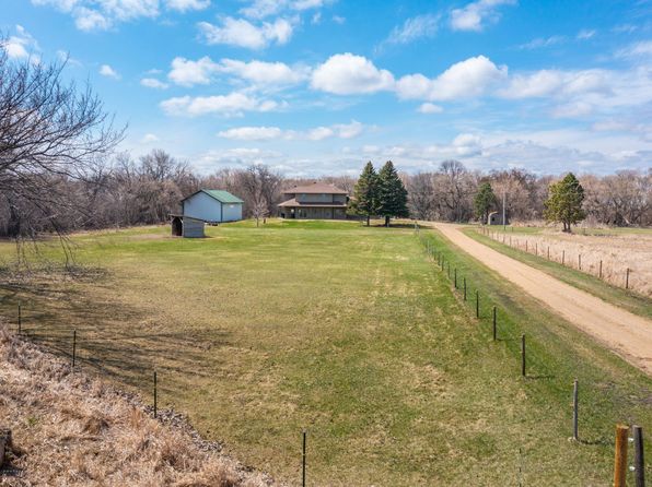 1829 400th St, Breckenridge, MN 56520