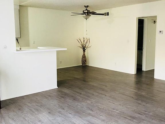 3rd image of 5417 Zelzah Ave APT 109