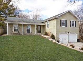 176 Grandview Ave, Glen Ellyn, IL 60137