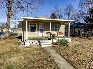 1147 W Coal St, Taylorville, IL 62568