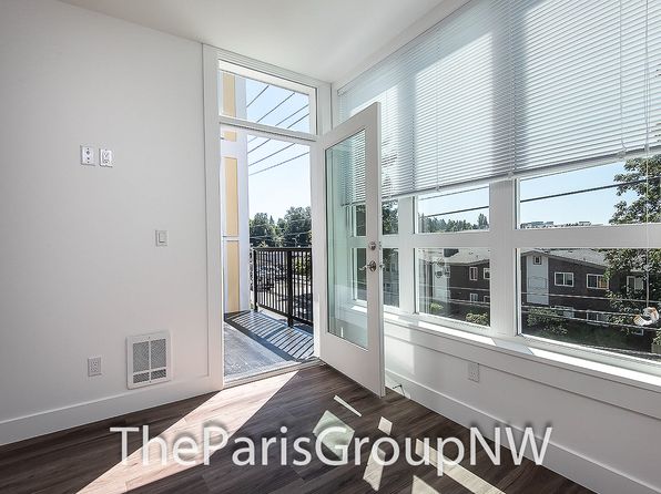 3108 NE 145th St #303