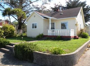 515 Oregon Ave SW, Bandon, OR 97411