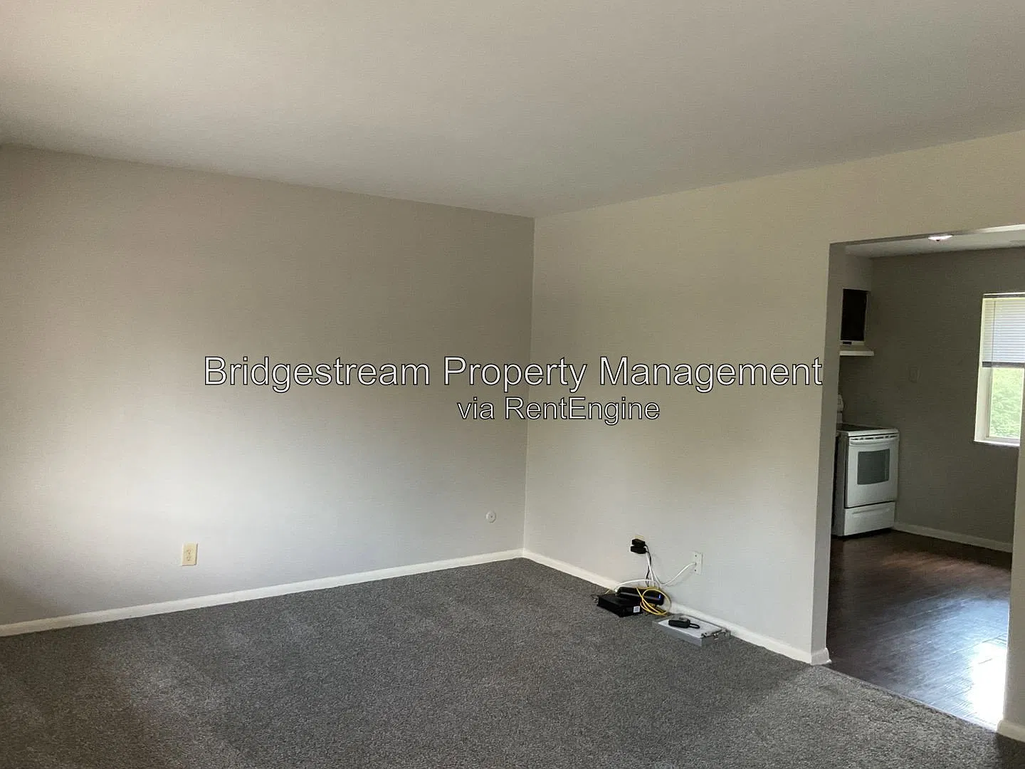 2 bed, 1.0 bath, $850 — Photo 2