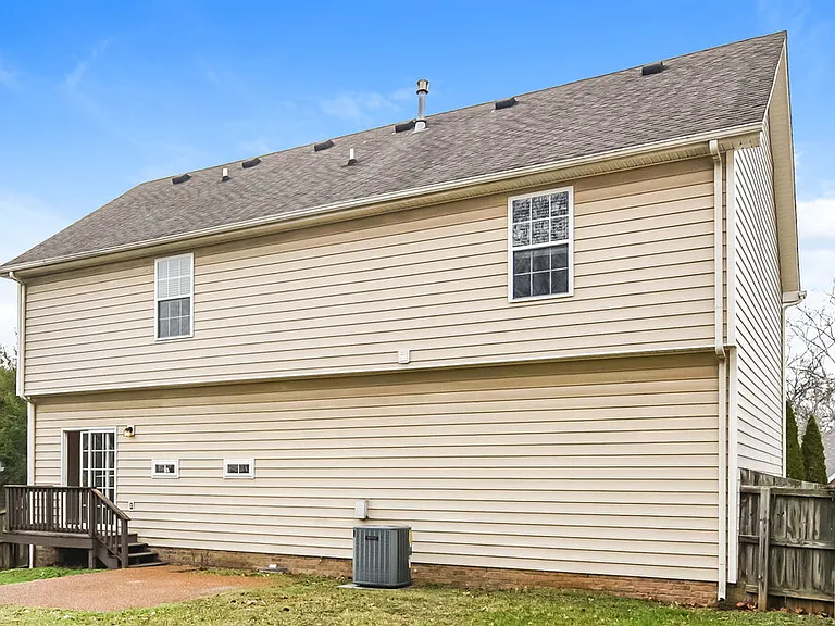1604 Zurich Dr — Photo 17