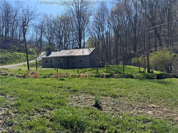 92 Frank Fork Rd, Alkol, WV 25501