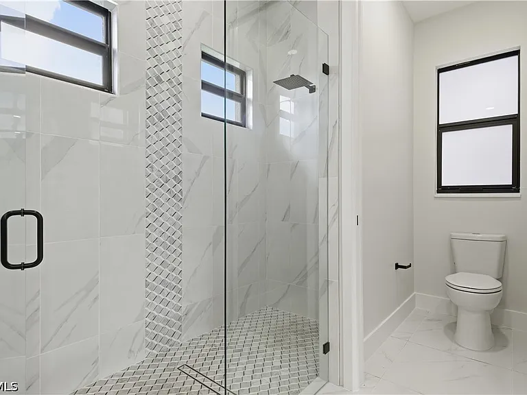1442 NE 33rd Ln — Photo 24
