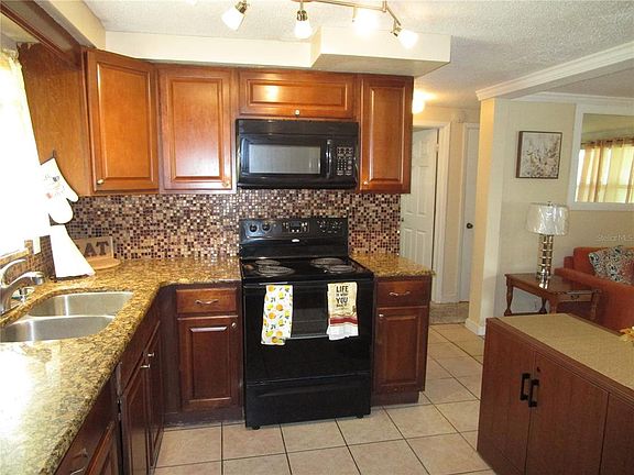 4th image of 10801 FILLMORE AVENUE