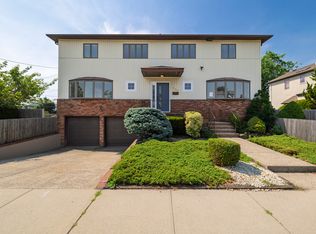580 E Pine St, Long Beach, NY 11561