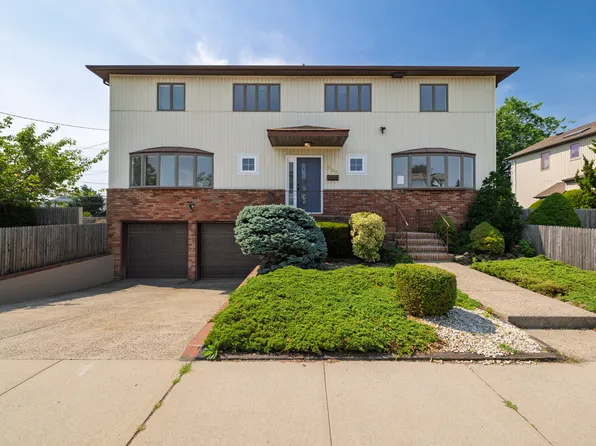 580 E Pine St, Long Beach, NY 11561