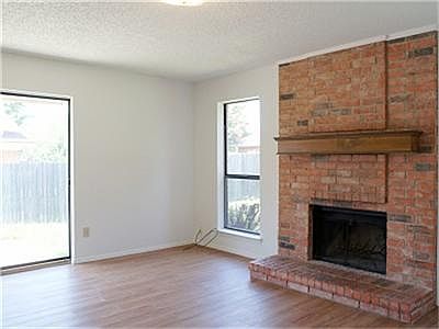 5th image of 2925 Oakridge Dr