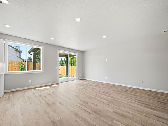 5th image of 2607 NE 53rd St