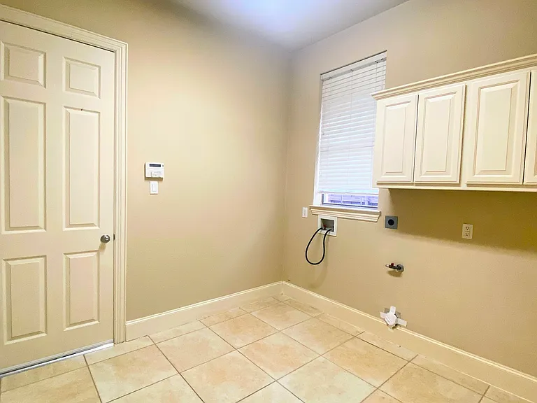 11563 Avondale Dr — Photo 11
