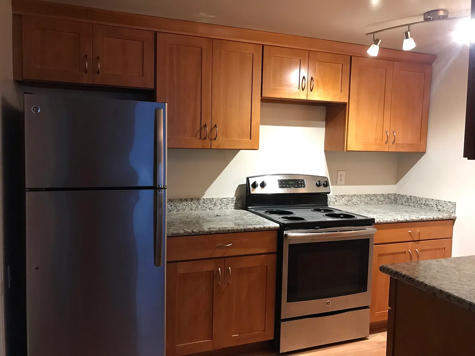 1 bed, 650 sqft, $1,395 — Photo 3