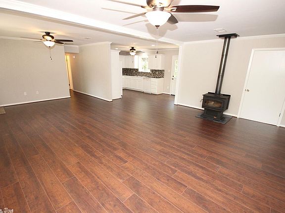 5th image of 504 Rolling Oaks Dr