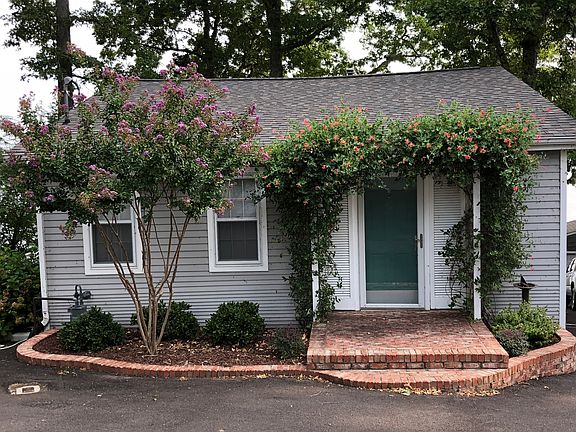 3rd image of 932 Cambridge Shores Dr