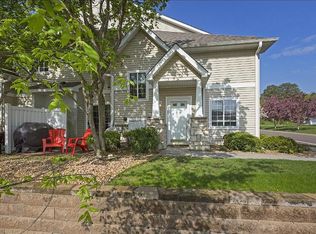 570 Willoughby Way W #W, Minnetonka, MN 55305