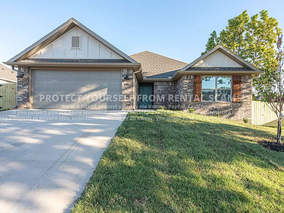 44 W Watson Ln