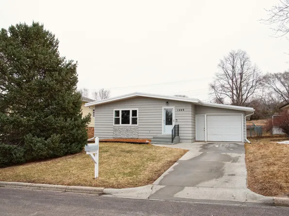 1209 S Main St, Chamberlain, SD 57325