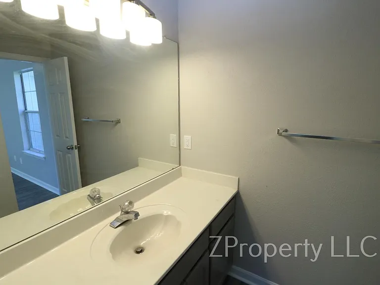 2540 Pioneer Rd SW — Photo 8