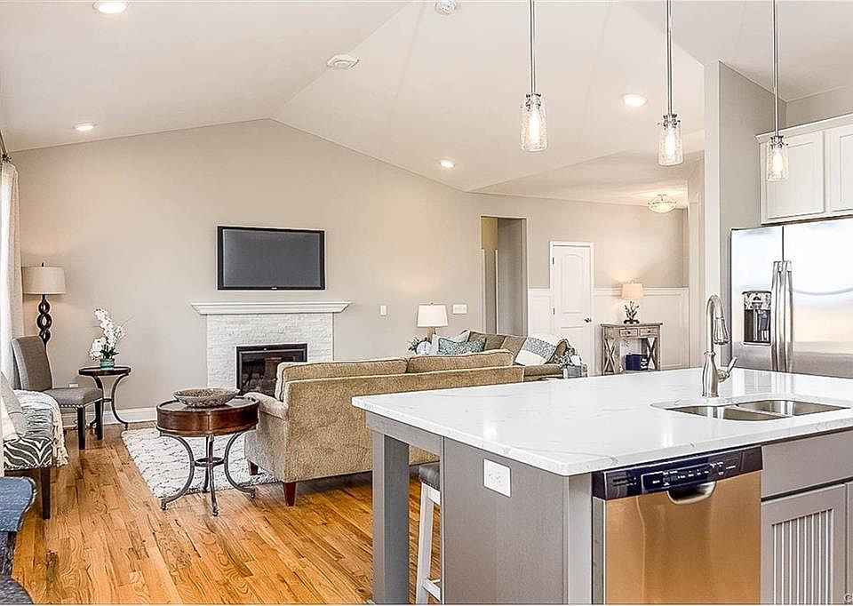 2nd image of 5000 Hallinan Dr