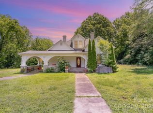1637 N College Ave, Newton, NC 28658