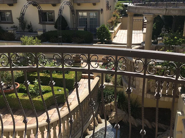 457 S Marengo Ave #18 — Photo 3