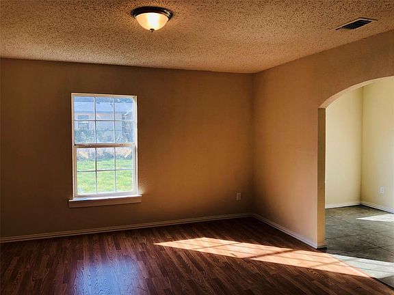 3rd image of 3900 Clotell Dr