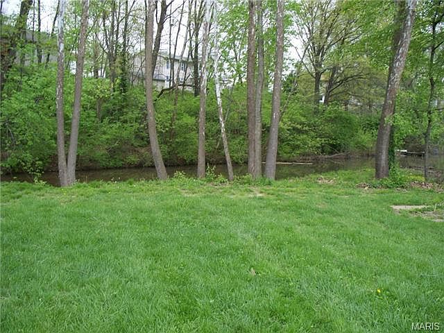 2nd image of 1018 N Shore Dr