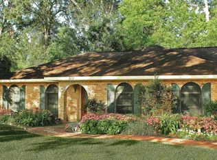 210 Woodbury Dr, Lafayette, LA 70507
