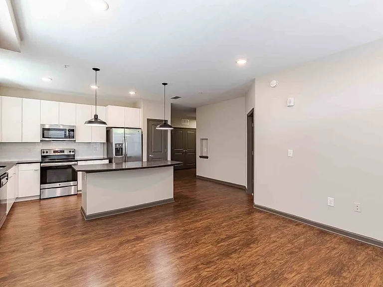 Bluebird Row Apartments — Photo 50