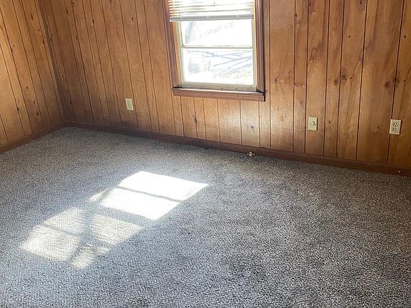 4th image of 1109 Dewey St