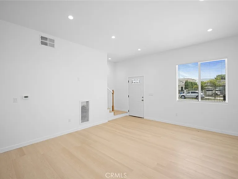7247 Cleon Ave — Photo 4