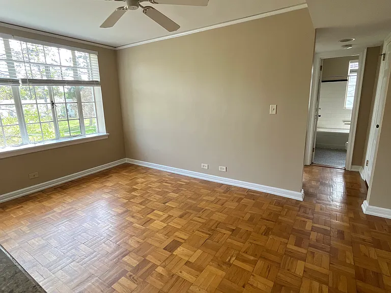 1700 N Elm St #P5 — Photo 3