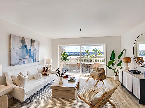 4th image of 4015 Crown Point Dr Unit 106