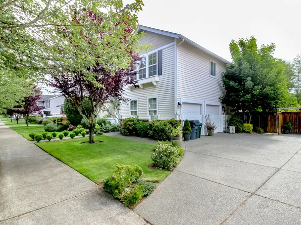 1566 Jensen Ave, Dupont, WA 98327