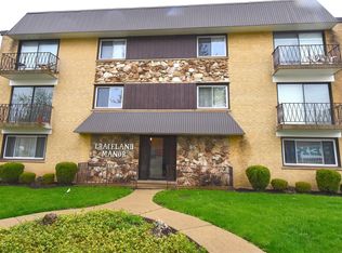 915 Graceland Ave APT 2A, Des Plaines, IL 60016