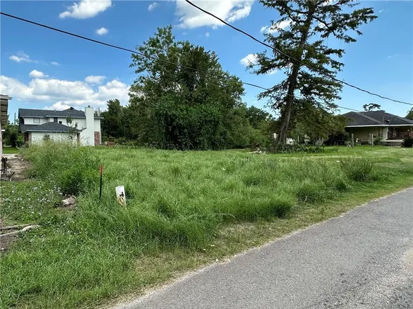 Mathis Ave, Harvey, LA 70058