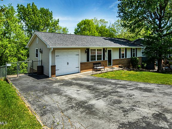 3rd image of 7313 Meadowbrook Cir