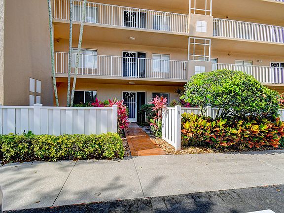 2nd image of 5874 Crystal Shores Drive #101