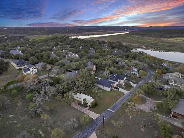 318 Coventry Rd, Spicewood, TX 78669
