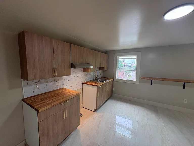 358 Orchard St #3 — Photo 1