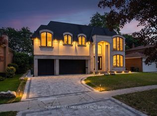 95 Lord Seaton Rd, Toronto, ON M2P 1K7