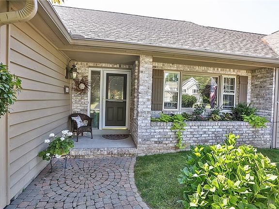3rd image of 3424 Woodlands Cir