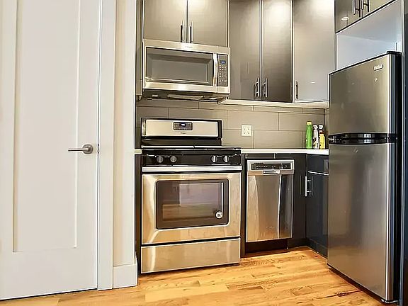 5th image of 912 Bergen St #6BN