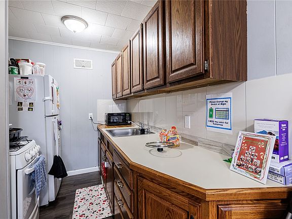 3rd image of 74 Stone Rd